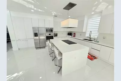 9790 NW 75th St, Doral, FL 33178 - Photo 5