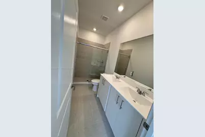 663 SE 13th St Cir, Homestead, FL 33034 - Photo 13