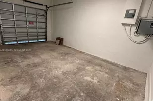 663 SE 13th St Cir, Homestead, FL 33034 - Photo 5