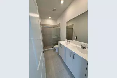 663 SE 13th St Cir, Homestead, FL 33034 - Photo 21