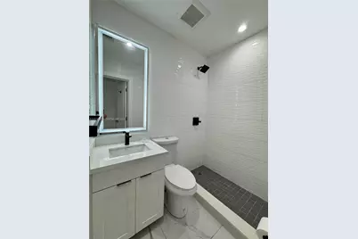 2142 NW 1st St #2142, Miami, FL 33125 - Photo 5