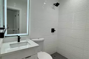 2142 NW 1st St, Miami, FL 33125 - Photo 5