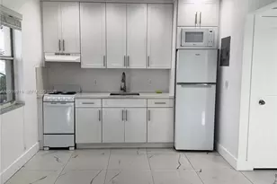2142 NW 1st St, Miami, FL 33125 - Photo 3