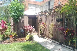 8172 S Coral Cir, North Lauderdale, FL 33068 - Photo 3