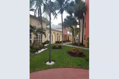 8343 Lake Dr #506, Doral, FL 33166 - Photo 17