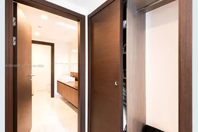 1000 Brickell Plz #2603, Miami, FL 33131 - Photo 21