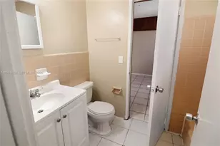 2001 NE 1st Ave, Pompano Beach, FL 33060 - Photo 9