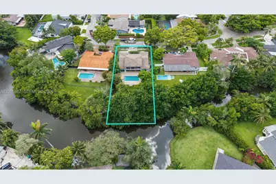20021 NE 25th Ave, Miami, FL 33180 - Photo 1