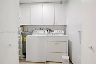 20021 NE 25th Ave, Miami, FL 33180 - Photo 31