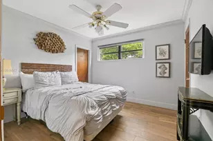 20021 NE 25th Ave, Miami, FL 33180 - Photo 23