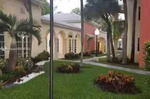 8245 Lake Dr, Doral, FL 33166 - Photo 15