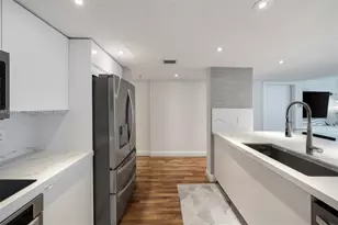 1800 N Bayshore Dr, Miami, FL 33132 - Photo 9