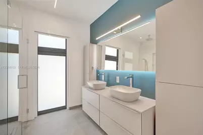 19694 NE 24th Ave, Miami, FL 33180 - Photo 21