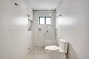 19694 NE 24th Ave, Miami, FL 33180 - Photo 29