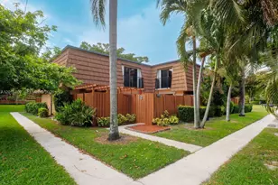 9126 SW 20th Pl, Davie, FL 33324 - Photo 1