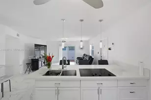 3177 NW 75th Way, Hollywood, FL 33024 - Photo 9