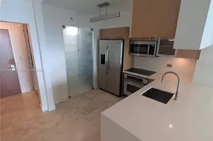31 SE 5th St, Miami, FL 33131 - Photo 7