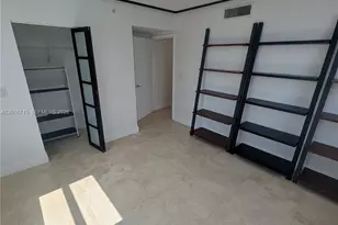 31 SE 5th St, Miami, FL 33131 - Photo 19