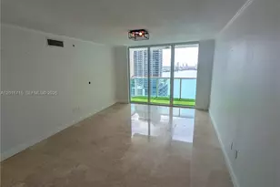 31 SE 5th St, Miami, FL 33131 - Photo 1