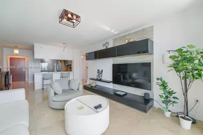 31 SE 5th St #3002, Miami, FL 33131 - Photo 5
