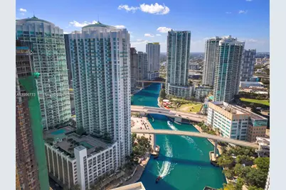 31 SE 5th St #3002, Miami, FL 33131 - Photo 17