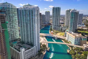 31 SE 5th St, Miami, FL 33131 - Photo 17