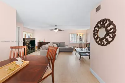 64 Wimbledon Lake Dr #64, Plantation, FL 33324 - Photo 7