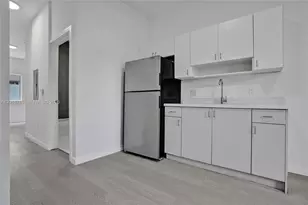 1567 NW 1st St, Miami, FL 33125 - Photo 7