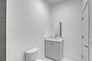 1567 NW 1st St, Miami, FL 33125 - Photo 11