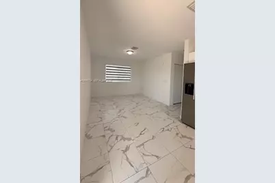 811 E 52nd St #102, Hialeah, FL 33013 - Photo 3