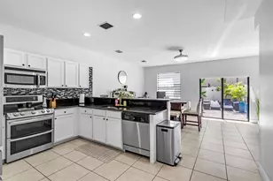 8936 W 35th Ln, Hialeah, FL 33018 - Photo 7