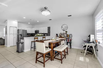 8936 W 35th Ln, Hialeah, FL 33018 - Photo 9