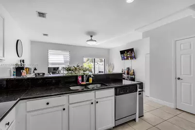 8936 W 35th Ln, Hialeah, FL 33018 - Photo 13
