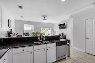 8936 W 35th Ln, Hialeah, FL 33018 - Photo 13