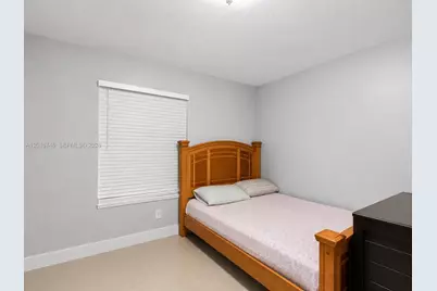 1111 NW 77th St, Miami, FL 33150 - Photo 11