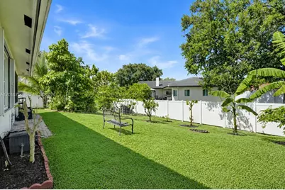 4401 SW 74th Ter, Davie, FL 33314 - Photo 29