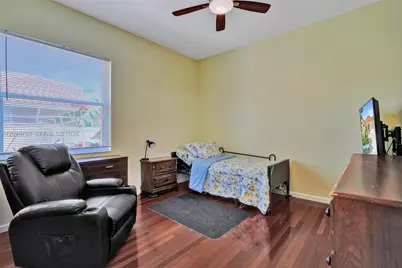 4401 SW 74th Ter, Davie, FL 33314 - Photo 15