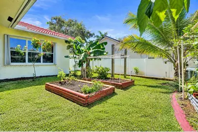 4401 SW 74th Ter, Davie, FL 33314 - Photo 27