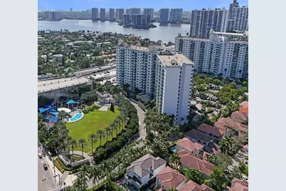 19370 Collins Ave #626, Sunny Isles Beach, FL 33160 - Photo 37