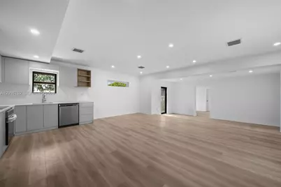 4746 NW 10th Ave, Miami, FL 33127 - Photo 9