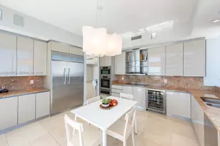 50 South Pointe Dr, Miami Beach, FL 33139 - Photo 13