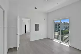1567 NW 1st St, Miami, FL 33125 - Photo 15