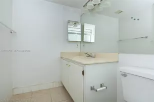 7601 E Treasure Dr, North Bay Village, FL 33141 - Photo 21