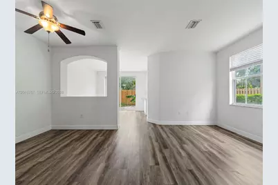 1426 SE 26th Ave, Homestead, FL 33035 - Photo 5