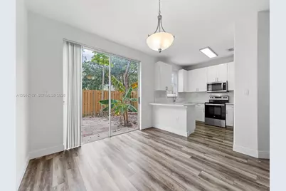 1426 SE 26th Ave, Homestead, FL 33035 - Photo 9