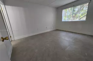 6065 NW 186th St, Hialeah, FL 33015 - Photo 9
