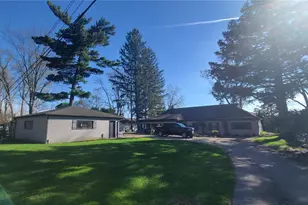 605 Hilltop Dr, White Lake, MI 48386 - Photo 7