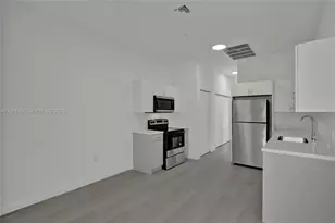 1567 NW 1st St, Miami, FL 33125 - Photo 3