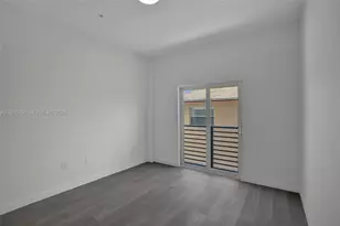 1567 NW 1st St, Miami, FL 33125 - Photo 13