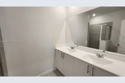2591 SE 25th Ter, Homestead, FL 33035 - Photo 13